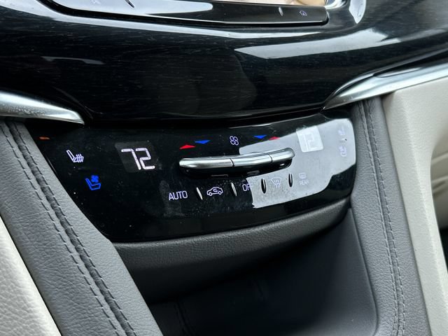 Used 2023 Cadillac XT6 Premium Luxury w/ Technology Package AWD/4WD image 46
