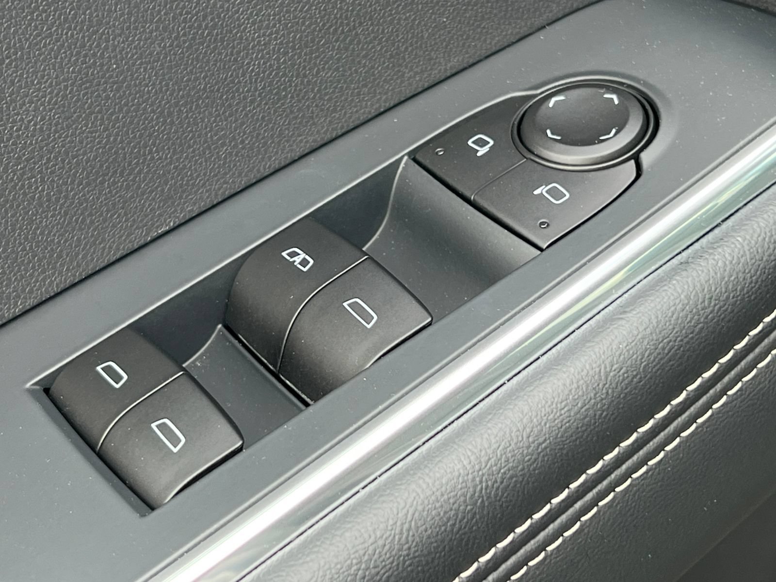 New 2026 GMC Acadia Elevation w/ Black Edition AWD/4WD image 16
