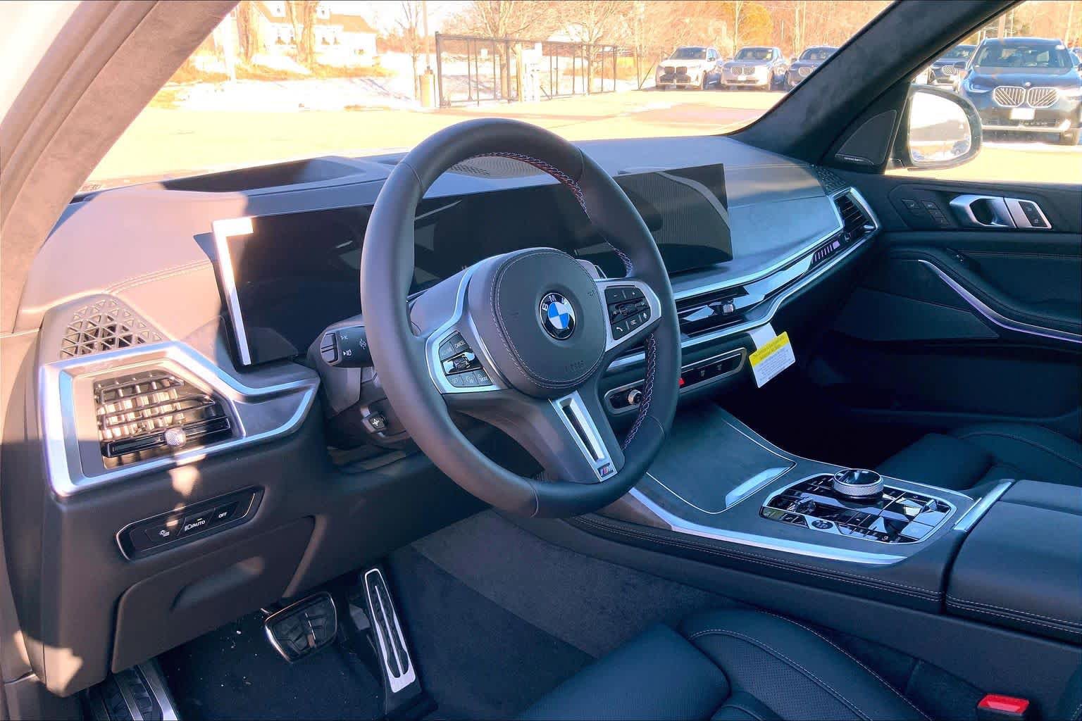 New 2026 BMW X7 M60i image 8