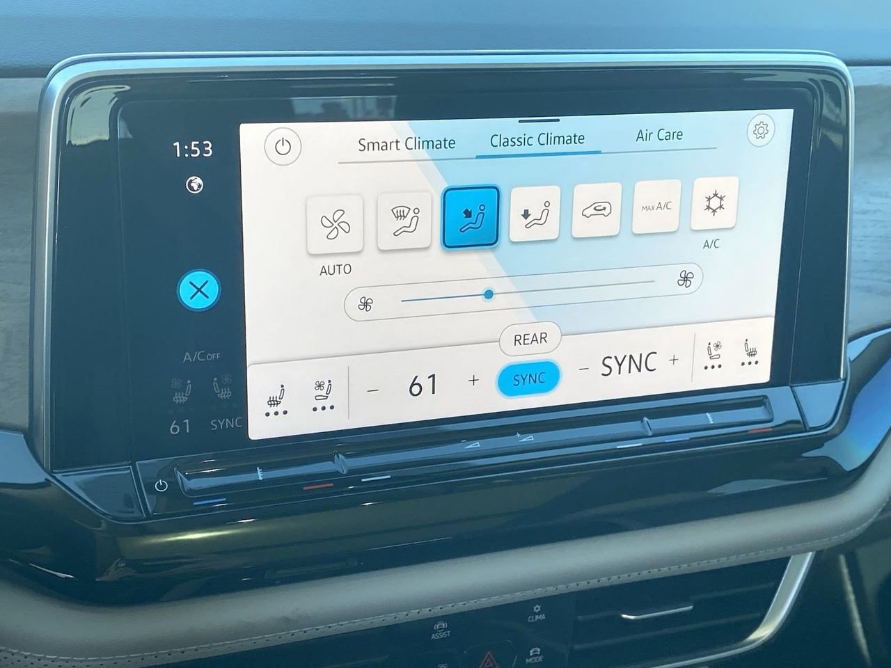 New 2026 Volkswagen Atlas SE image 24