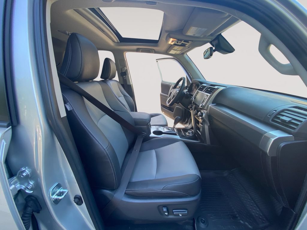 Used 2023 Toyota 4Runner SR5 Premium w/ Moonroof Package AWD/4WD image 15