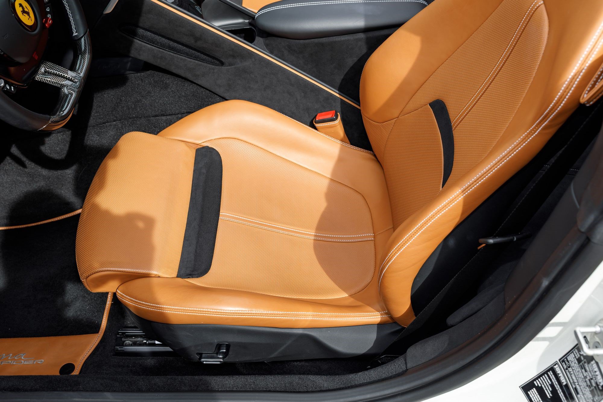Used 2024 Ferrari Roma Spider RWD image 32