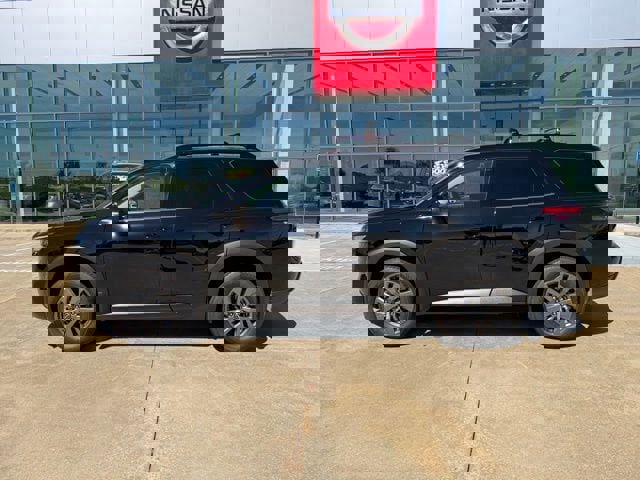 New 2026 Nissan Pathfinder SV image 2