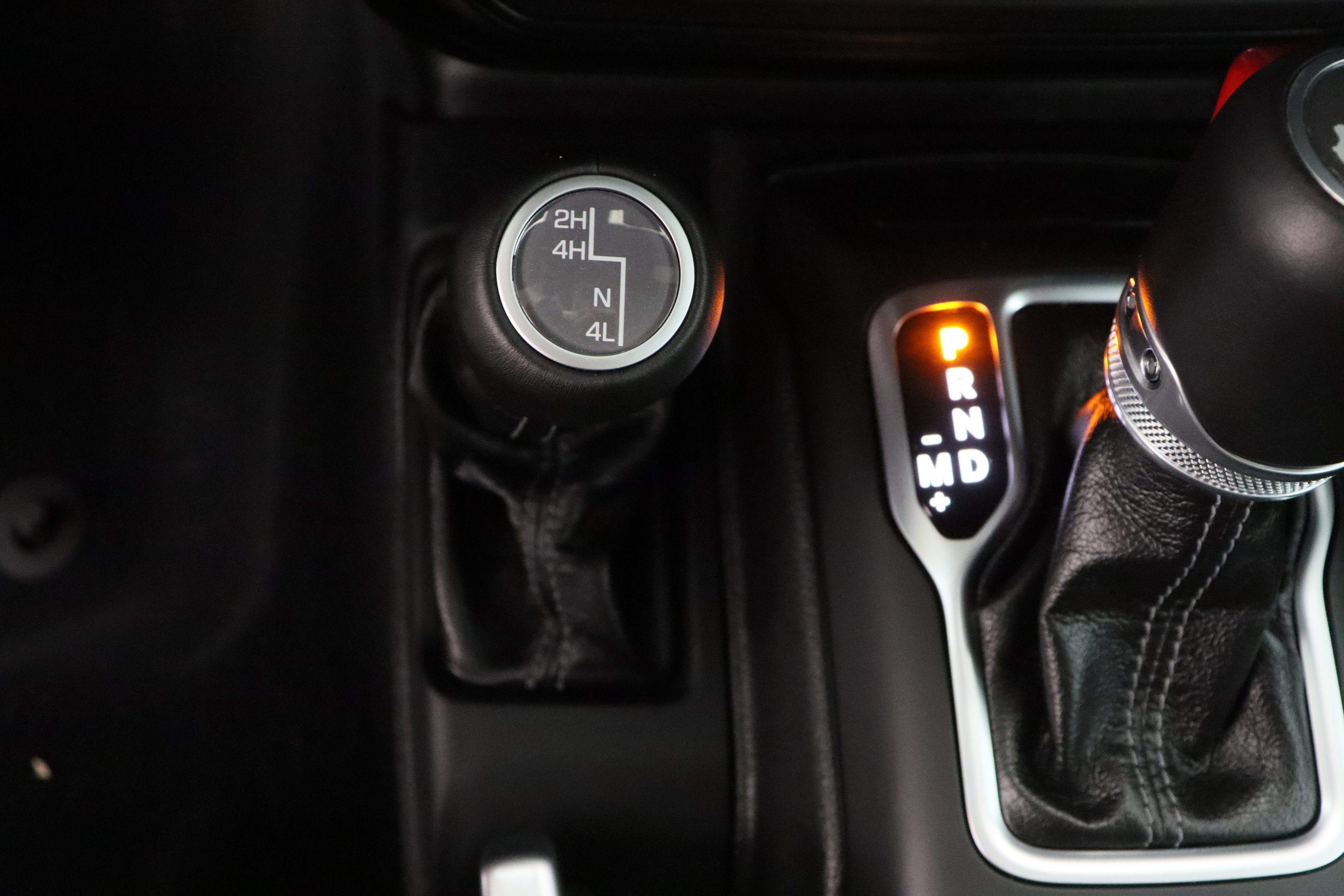 Used 2025 Jeep Wrangler Unlimited Sahara w/ Safety Group image 23