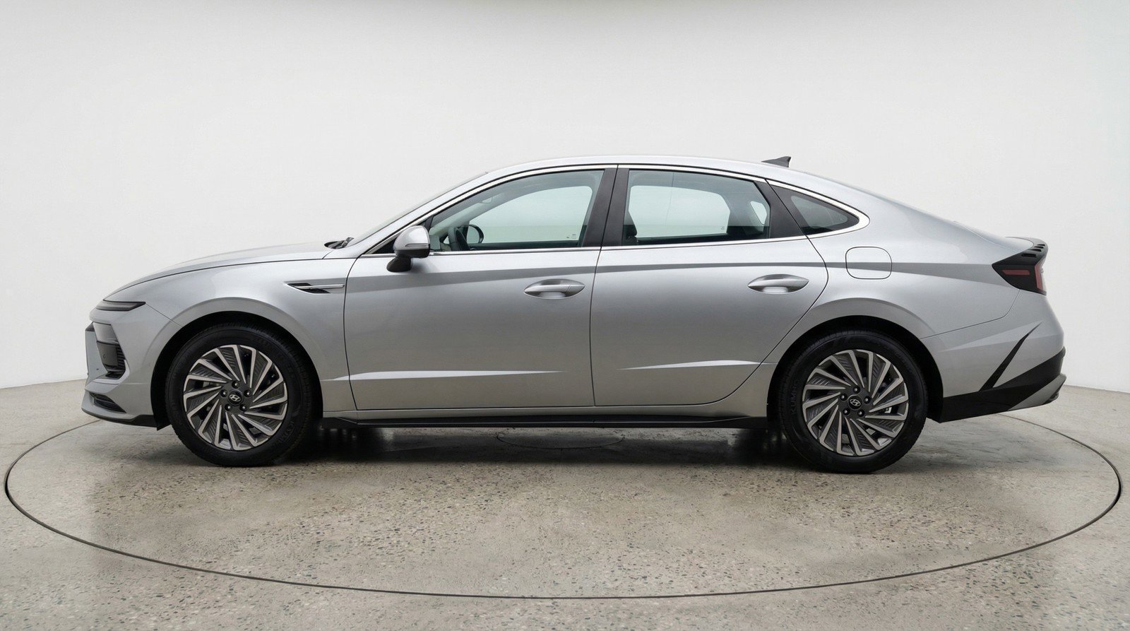 Used 2025 Hyundai Sonata SEL FWD image 5