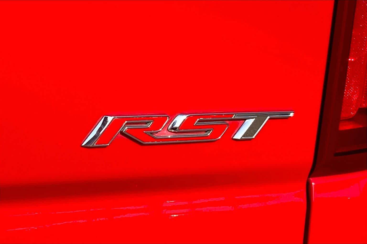 Used 2022 Chevrolet Silverado 1500 RST RWD image 7