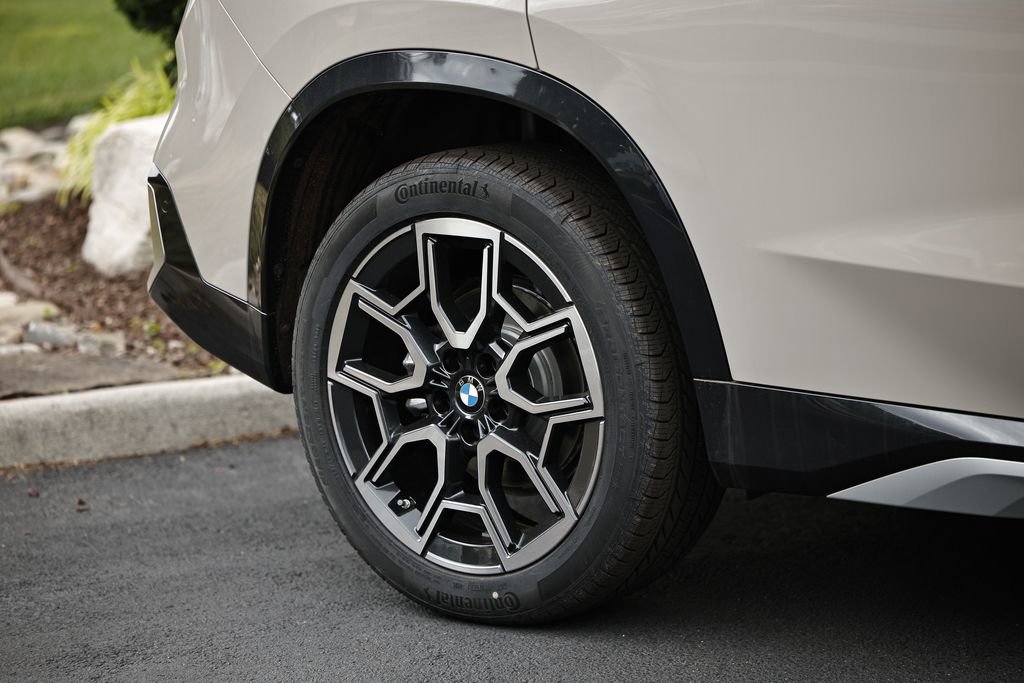 New 2026 BMW X1 xDrive28i AWD/4WD image 6