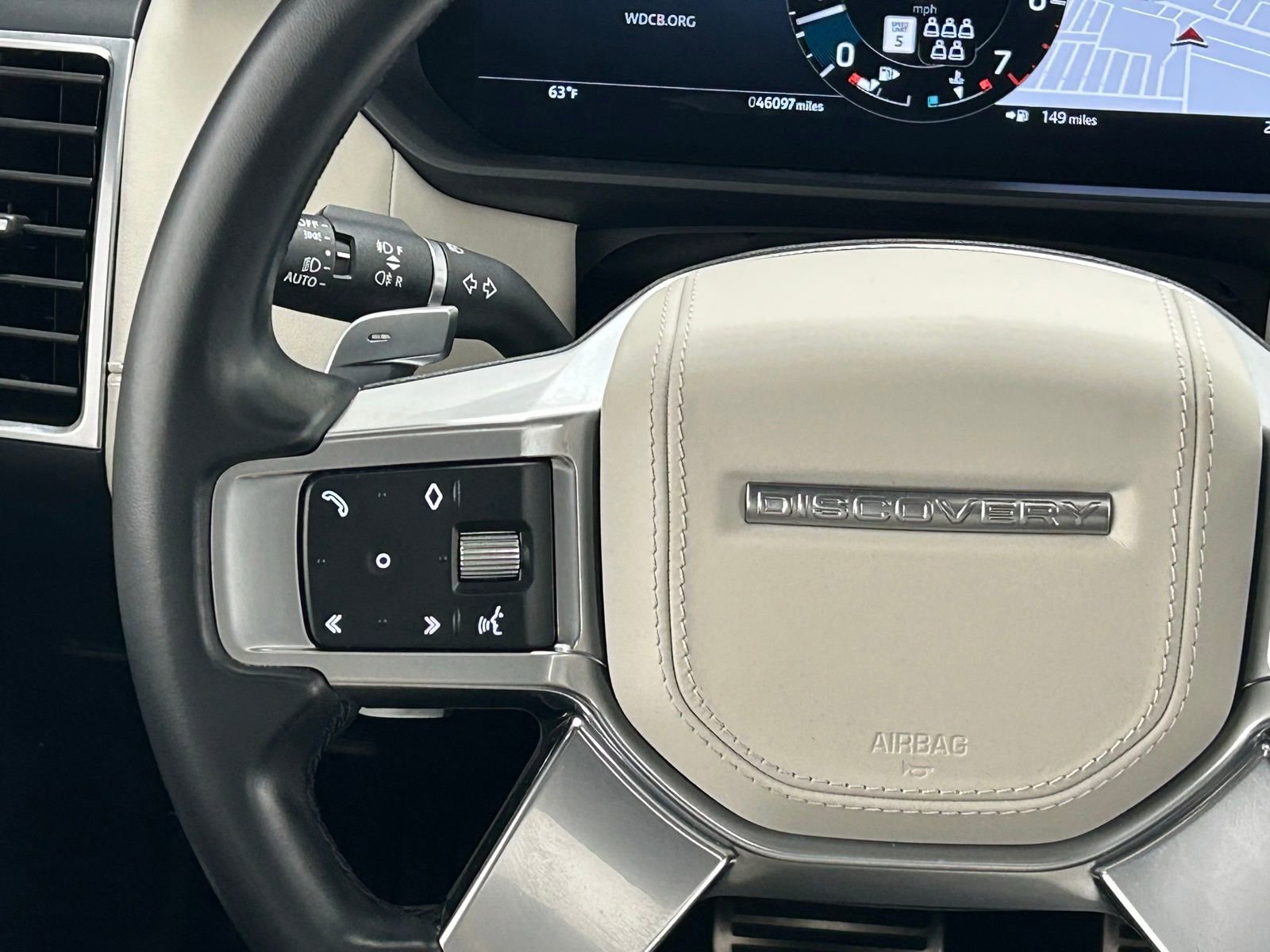 Used 2023 Land Rover Discovery HSE R-Dynamic image 11