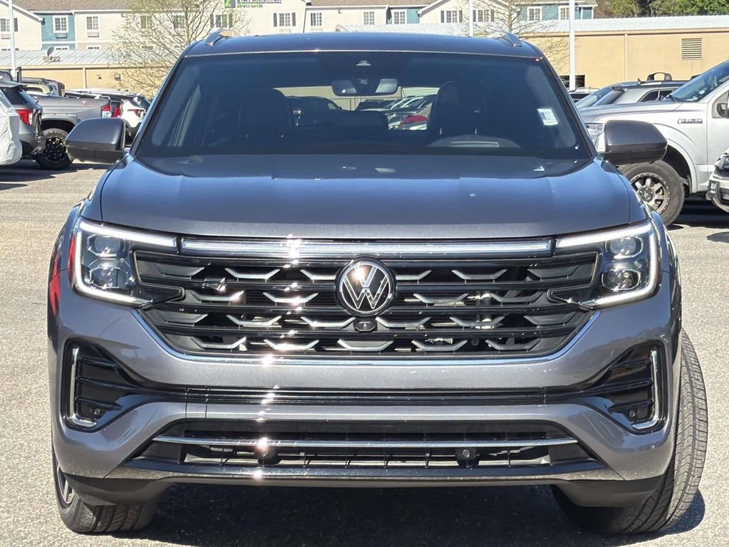 Used 2024 Volkswagen Atlas Cross Sport SEL Premium R-Line image 2