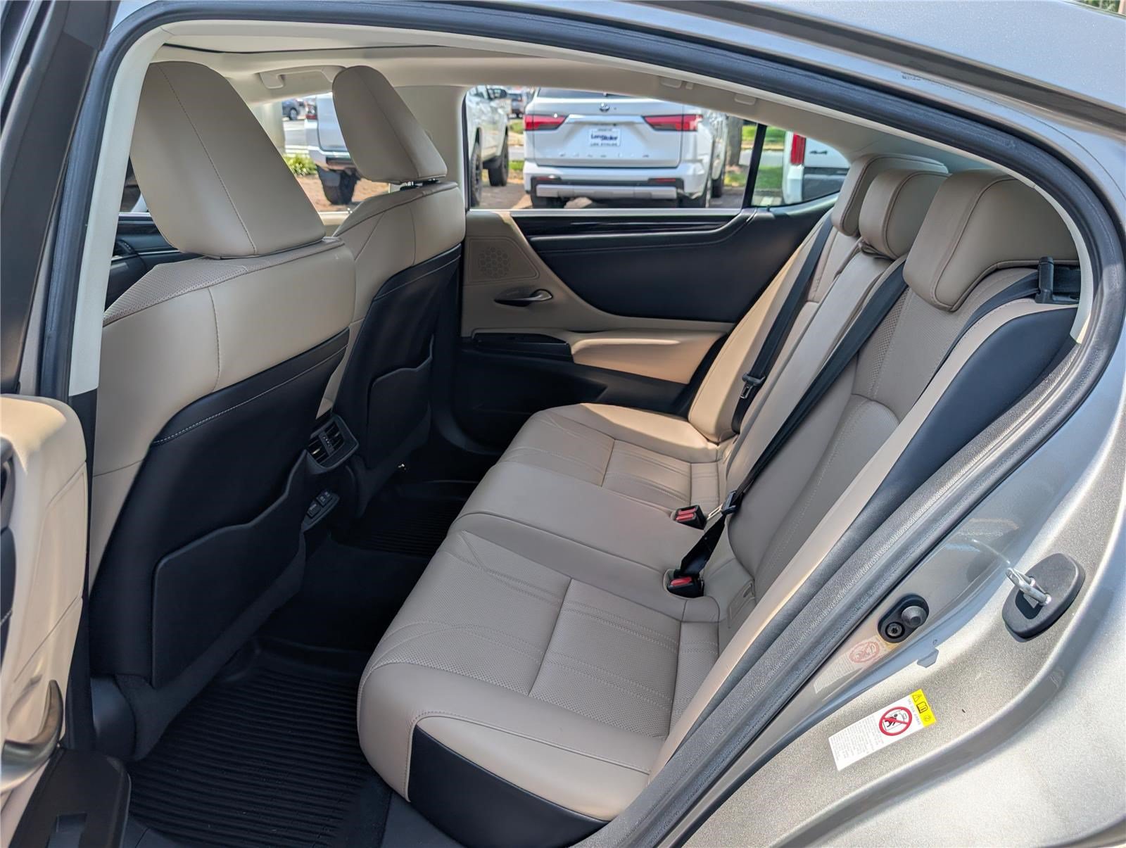 Used 2019 Lexus ES 350 w/ Accessory Package FWD image 15