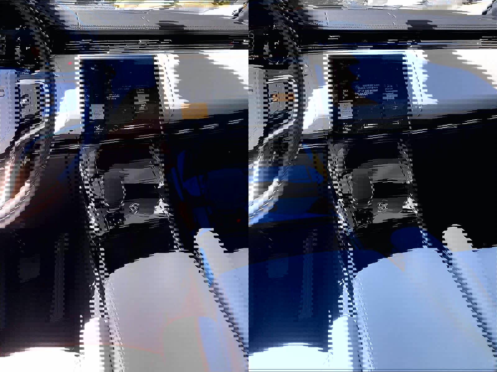 Used 2025 Land Rover Range Rover Sport S image 8