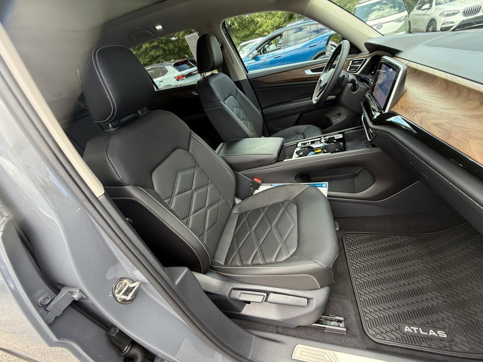 New 2026 Volkswagen Atlas SE image 28