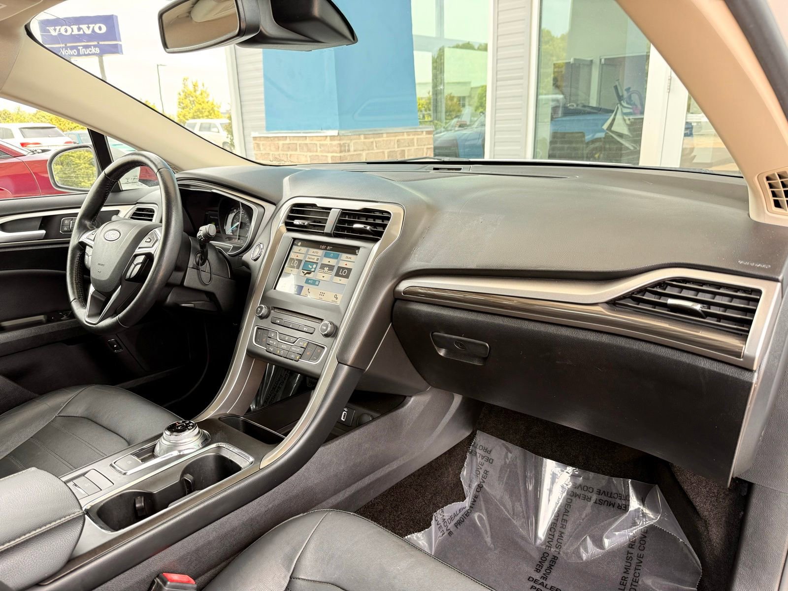 Used 2018 Ford Fusion SE w/ Equipment Group 602A FWD image 20