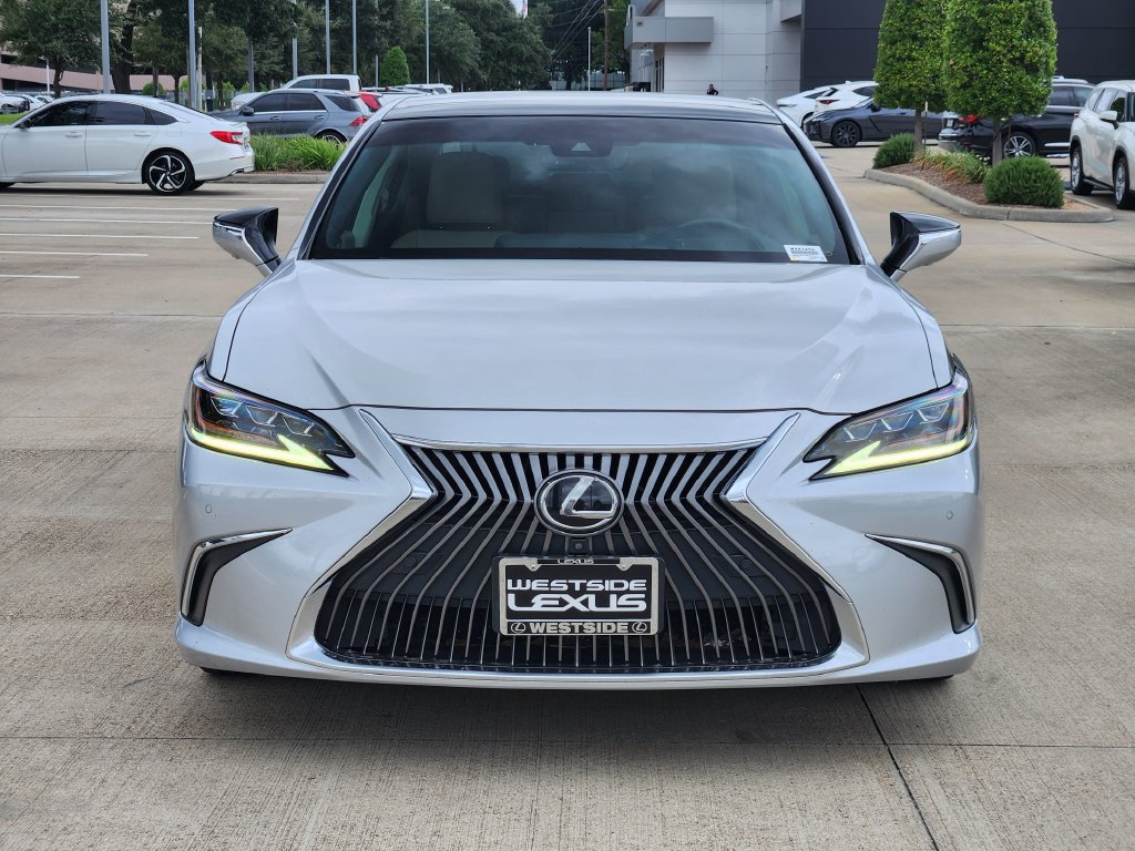 Used 2019 Lexus ES 350 Ultra Luxury w/ Accessory Package 2 FWD image 2