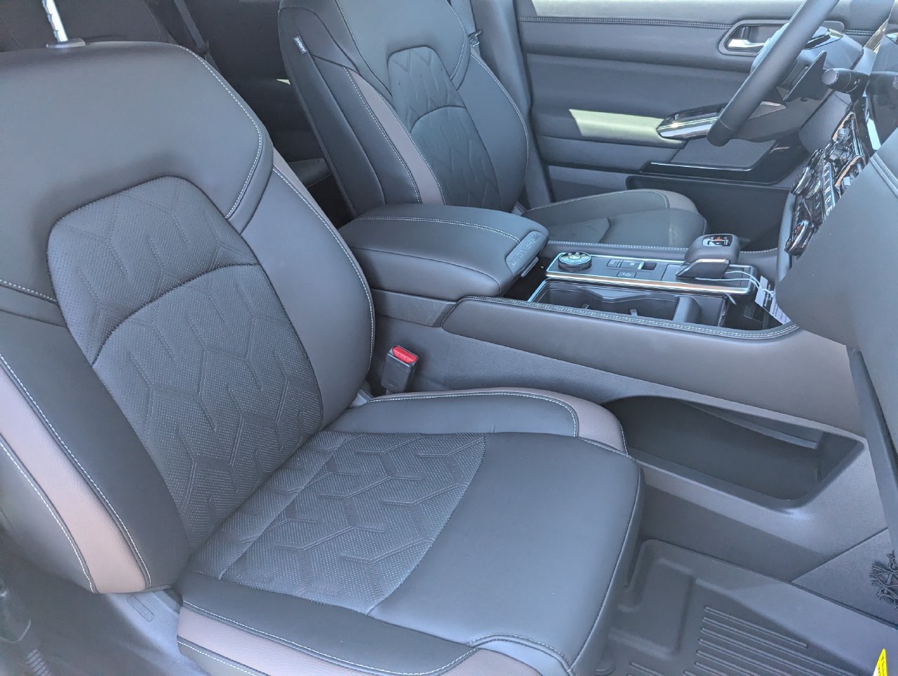 New 2026 Nissan Pathfinder Platinum AWD/4WD image 30