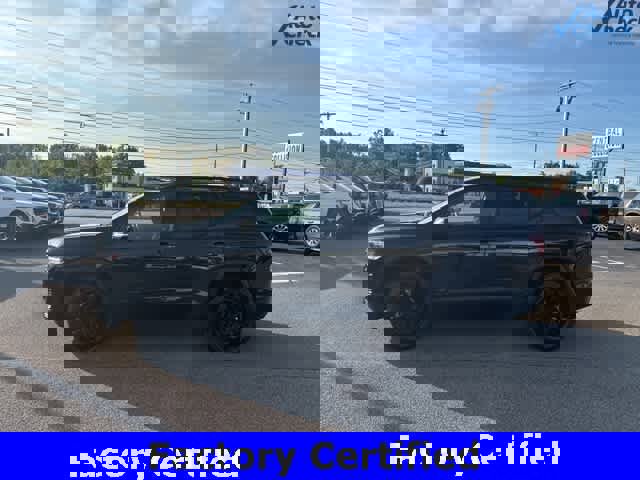 Certified 2023 GMC Acadia SLE w/ Driver Convenience Package image 4