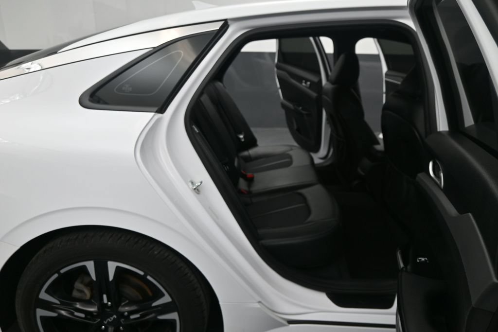 Used 2022 Kia K5 GT-Line AWD/4WD image 32