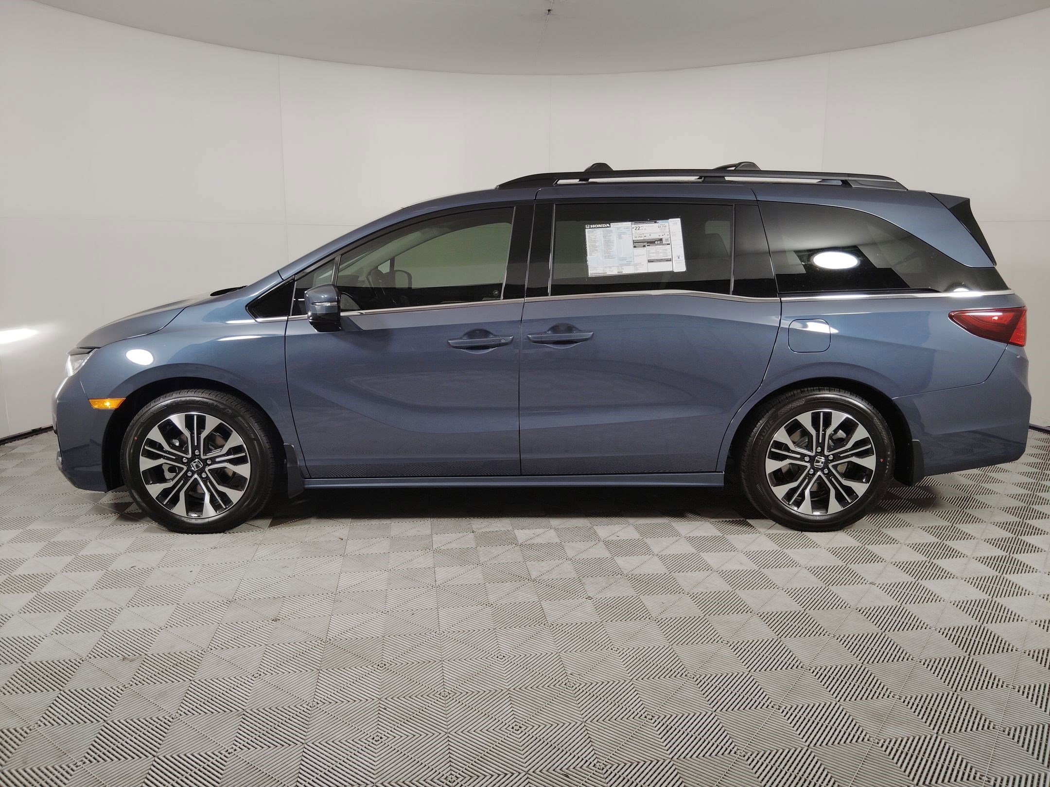 New 2026 Honda Odyssey Elite image 2