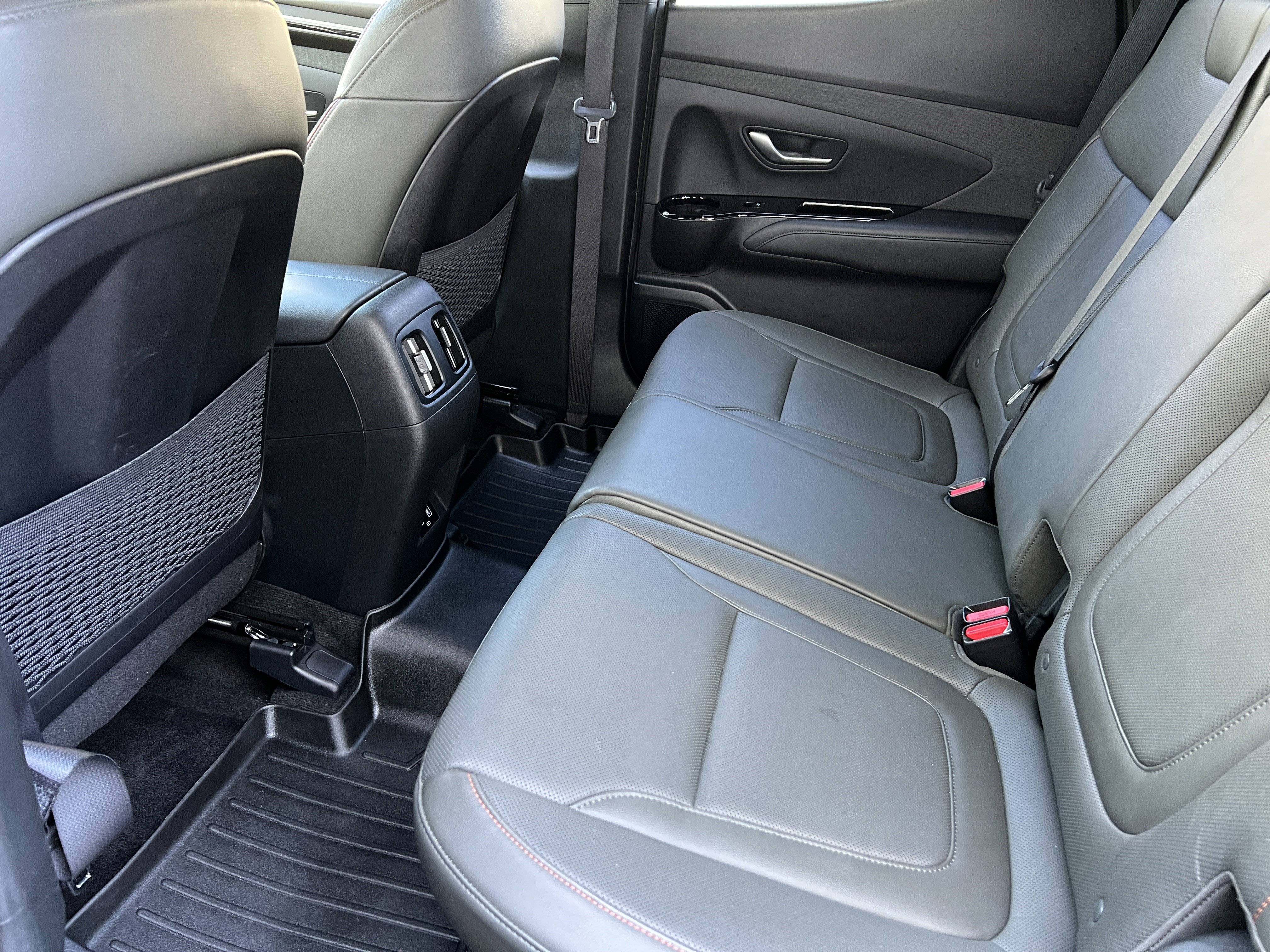 Used 2022 Hyundai Santa Cruz Limited AWD/4WD image 16