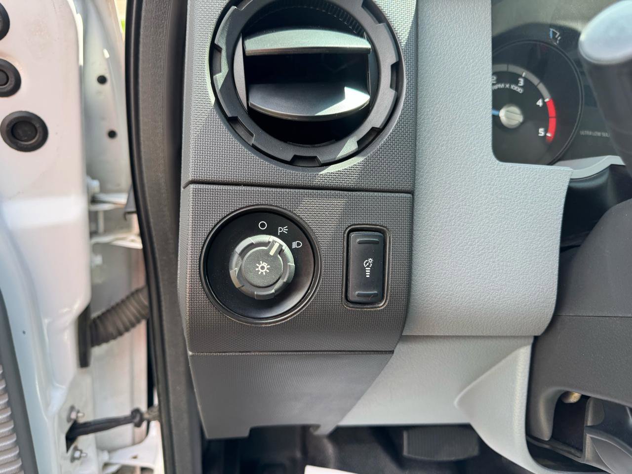 Used 2016 Ford F650 2WD Regular Cab Super Duty image 13