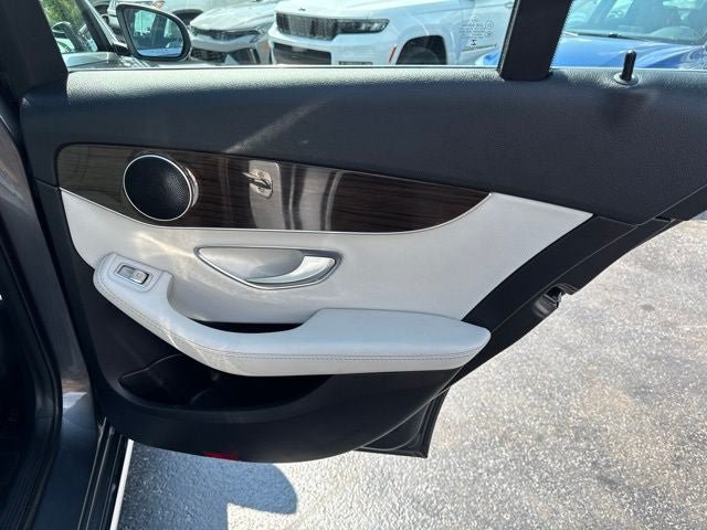 Used 2017 Mercedes-Benz C 300 4MATIC Sedan image 22