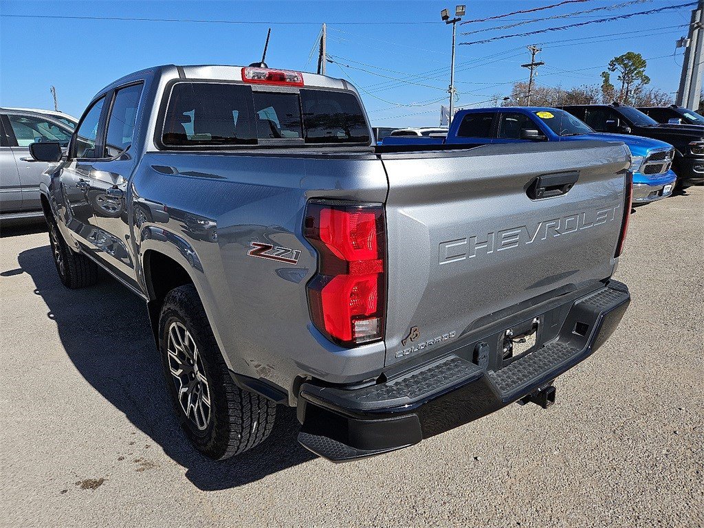 Used 2023 Chevrolet Colorado Z71 w/ Z71 Convenience Package 2 image 5