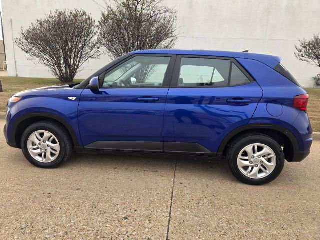 Used 2021 Hyundai Venue SE image 5