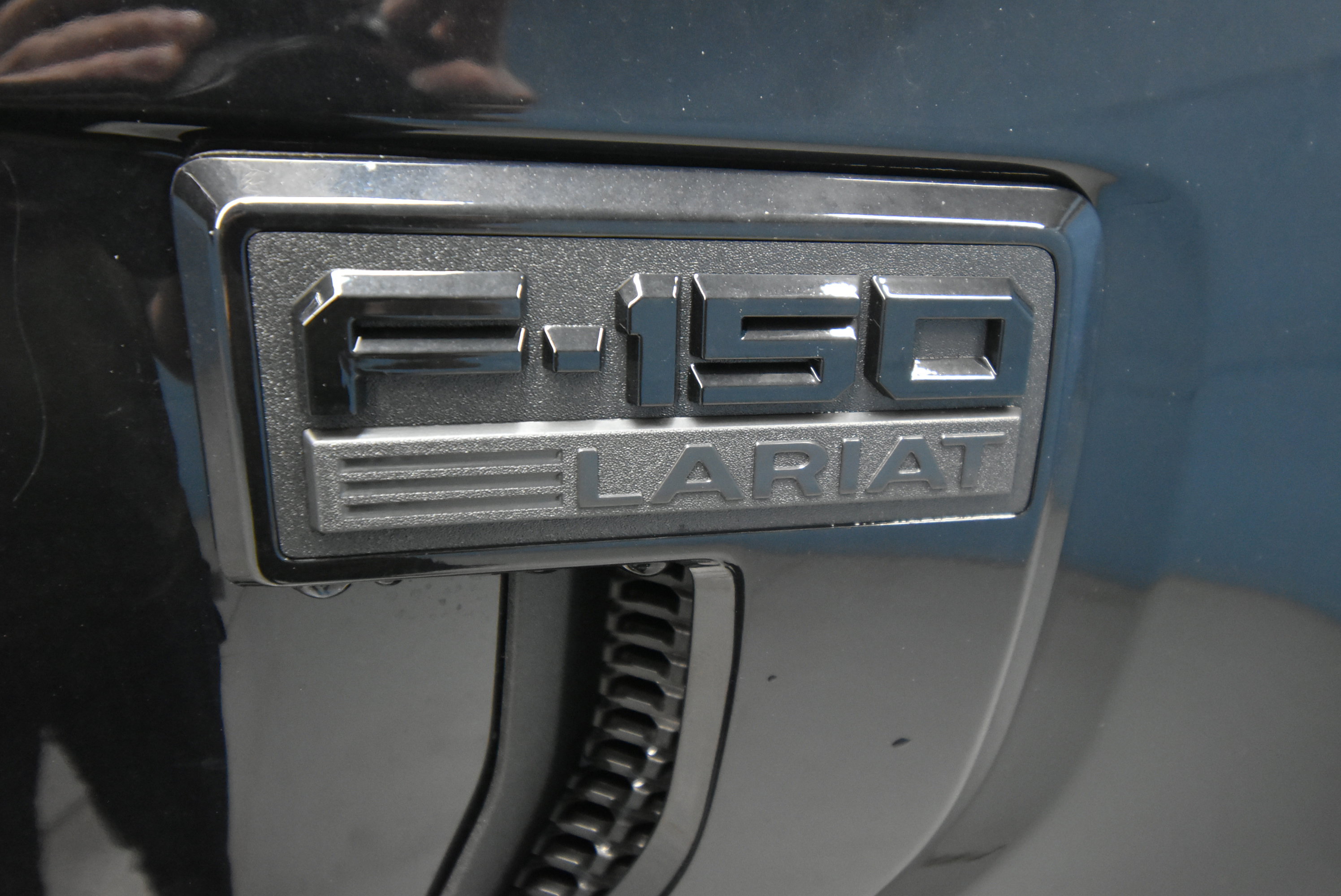 New 2025 Ford F150 Lariat w/ Equipment Group 502A High image 30