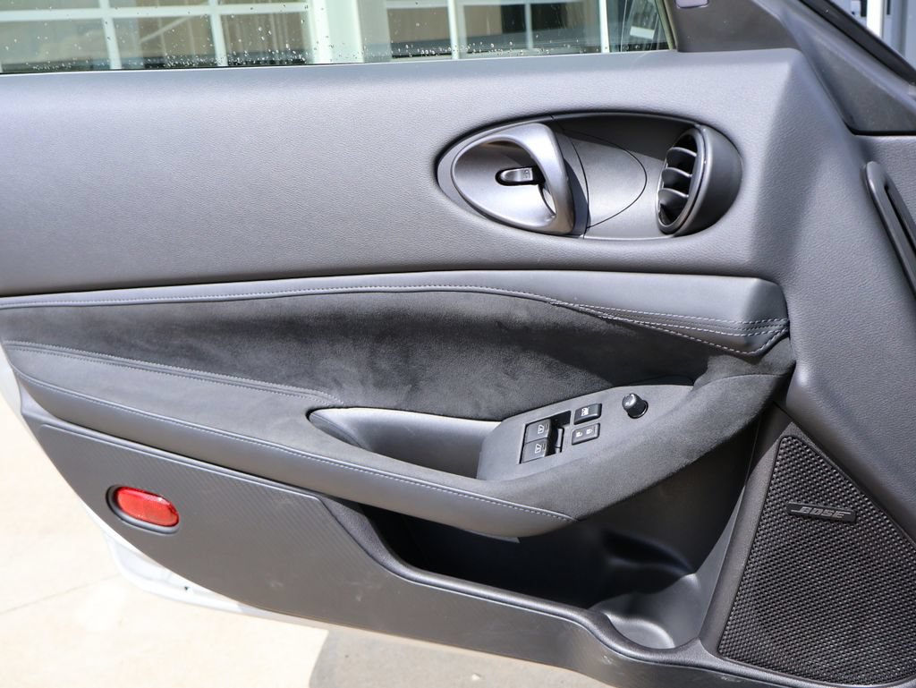 Used 2025 Nissan Z NISMO w/ Floor Mat Package RWD image 51