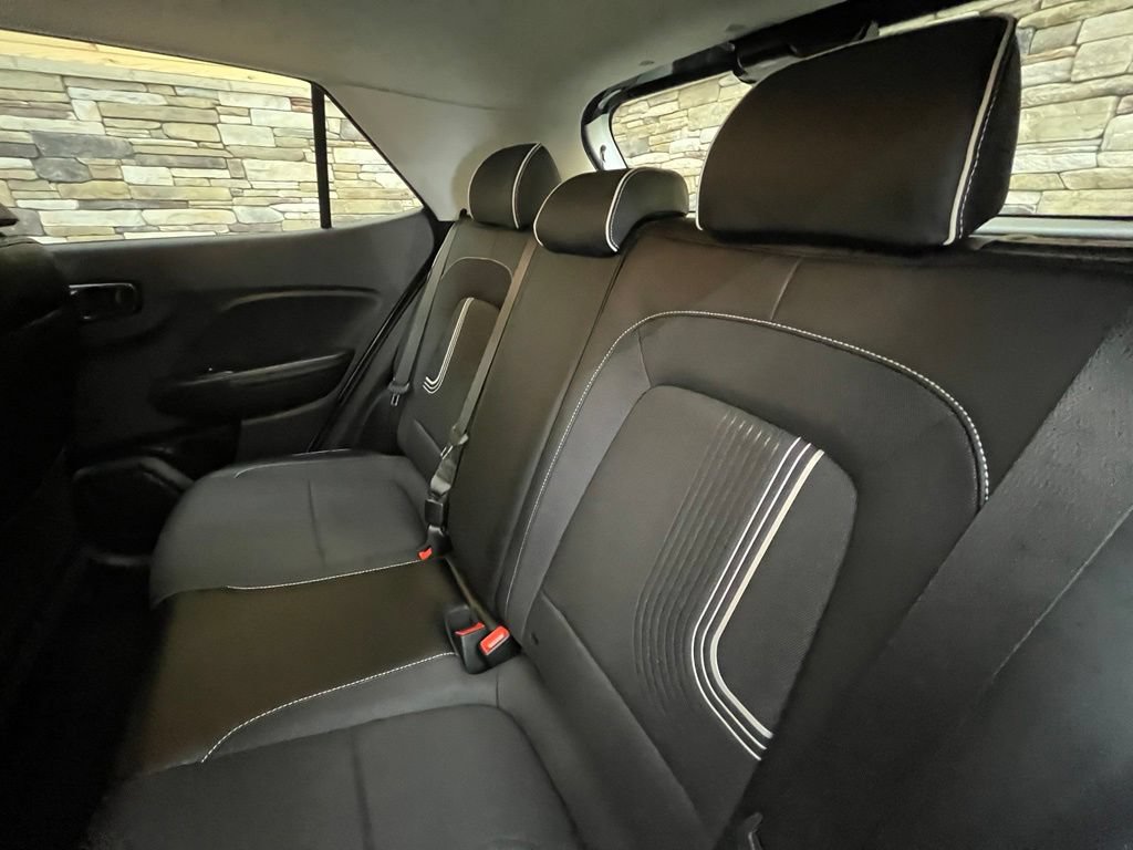 Used 2024 Hyundai Venue Limited FWD image 44