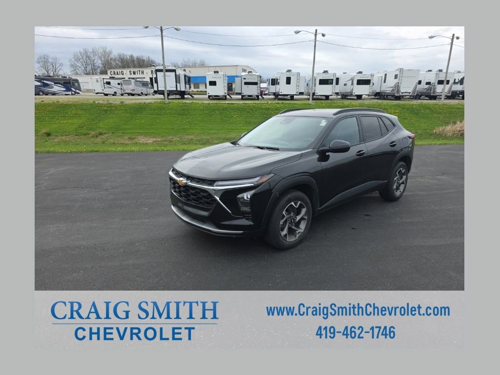 Used 2024 Chevrolet Trax LT FWD image 1