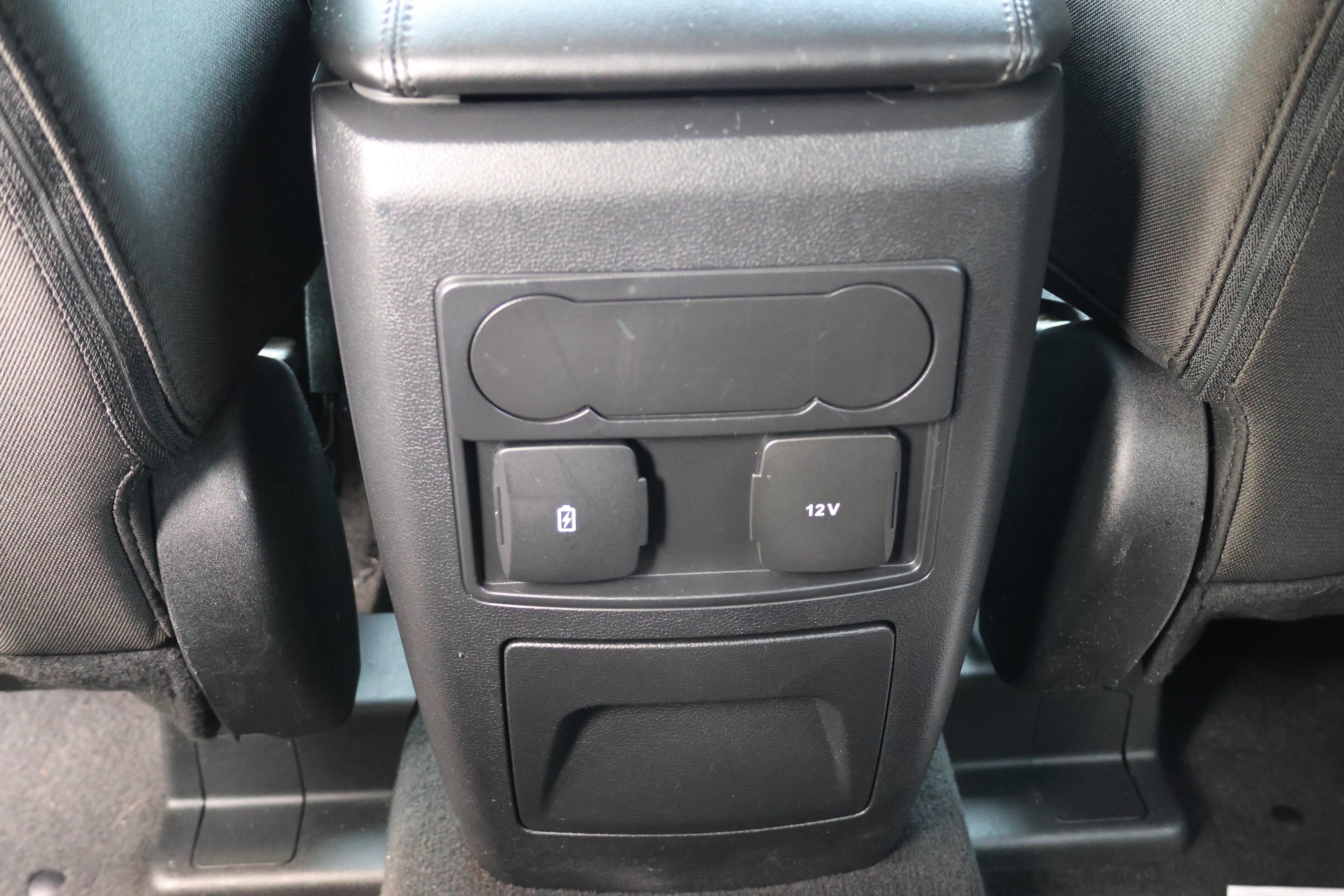 Used 2023 Ford Explorer XLT AWD/4WD image 19