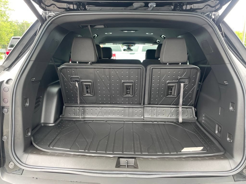 Used 2023 Chevrolet Traverse LT w/ LPO, Floor Liner Package AWD/4WD image 39