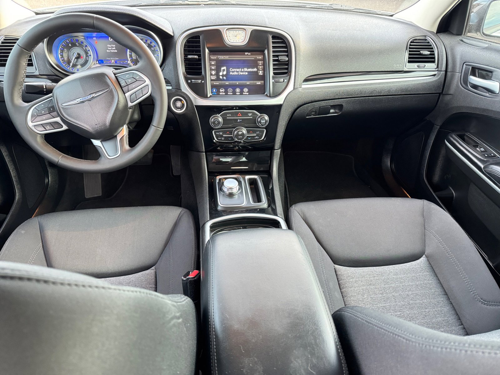 Used 2023 Chrysler 300 Touring w/ Sport Appearance Package image 17