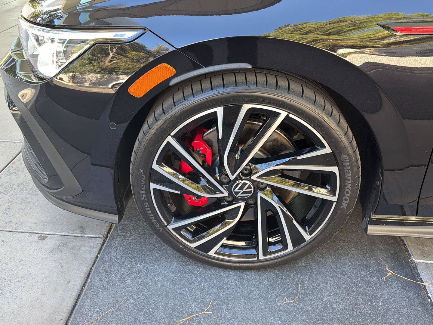 Certified 2023 Volkswagen GTI Autobahn FWD image 9