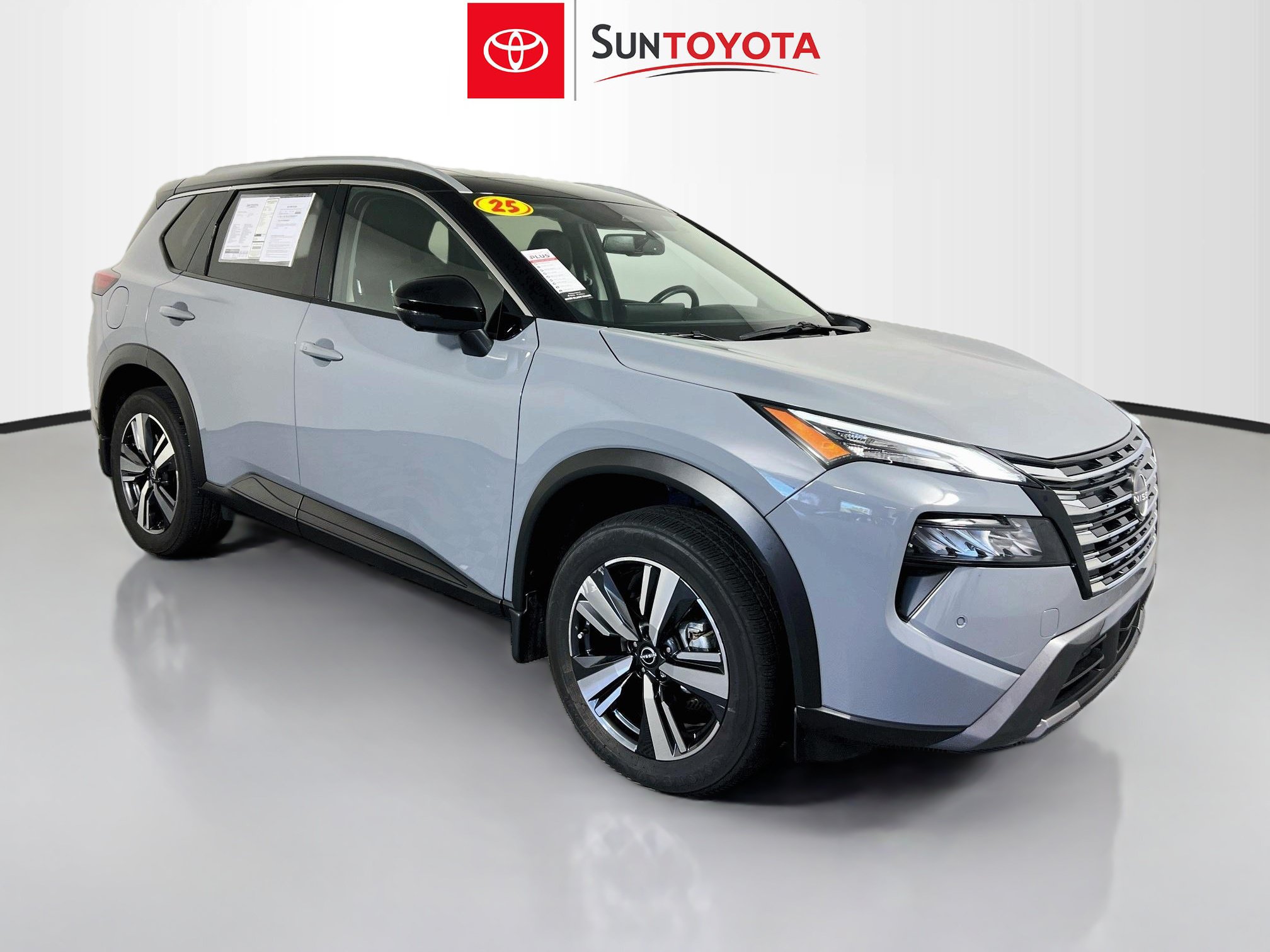Used 2025 Nissan Rogue SL w/ SL Premium Package FWD image 1