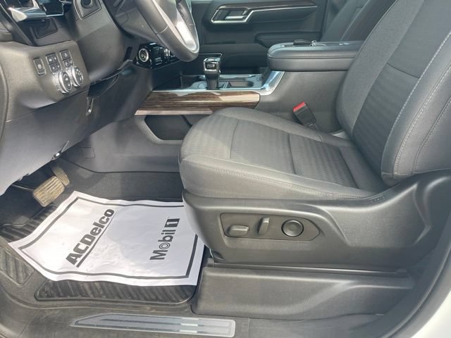 Used 2022 GMC Sierra 1500 Elevation w/ LPO, Elevation Black Package AWD/4WD image 5