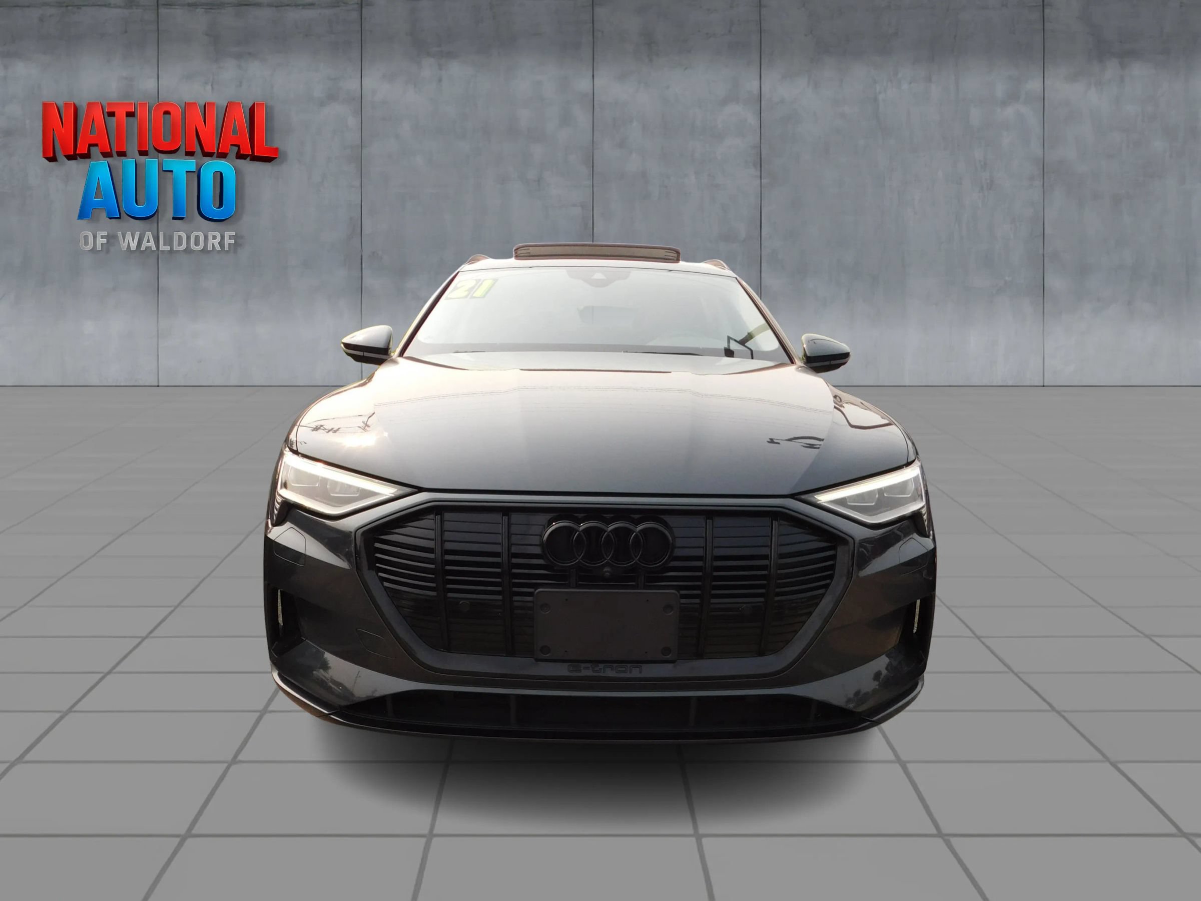Used 2021 Audi e-tron Premium w/ Convenience Plus Package AWD/4WD image 3
