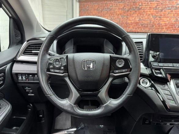 Used 2023 Honda Odyssey Touring image 4