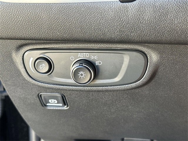 Used 2022 GMC Terrain SLE image 16