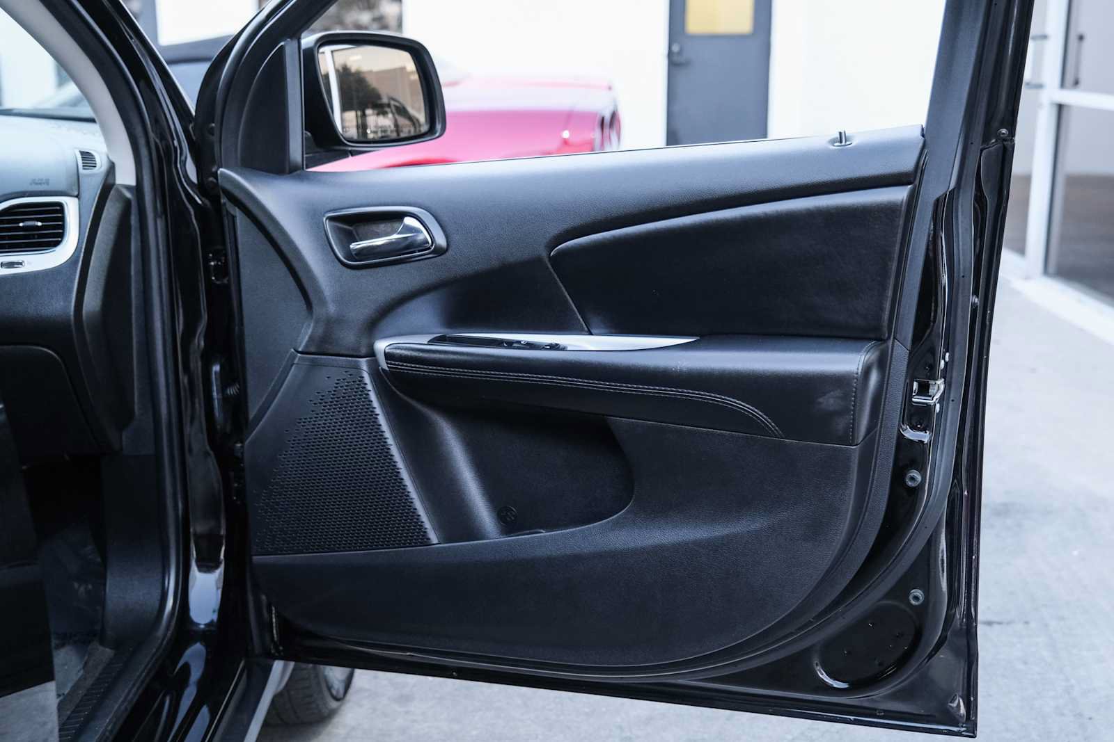 Used 2020 Dodge Journey SE FWD image 34