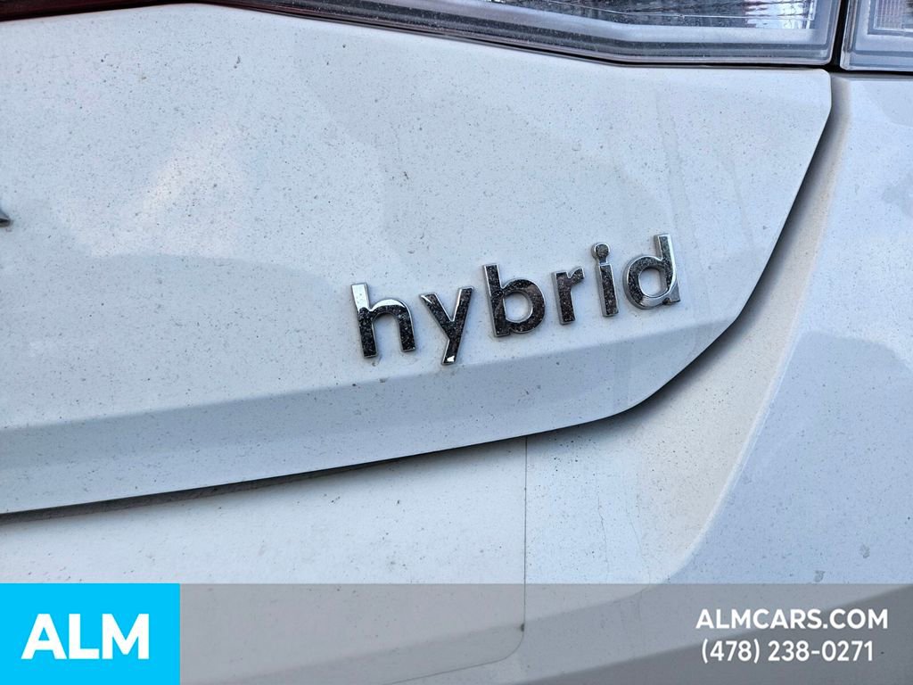 Used 2023 Hyundai Elantra Limited image 9