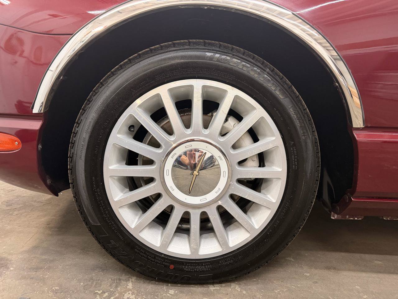 Used 2004 Ford Thunderbird RWD image 8