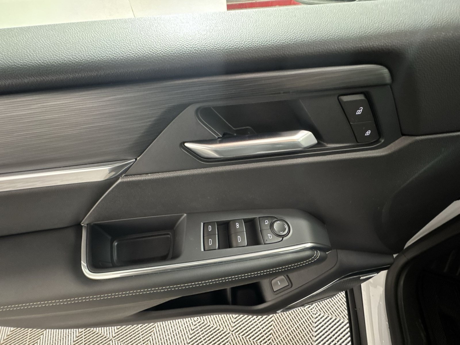New 2026 GMC Acadia Elevation w/ Elevation Premium Package FWD image 15