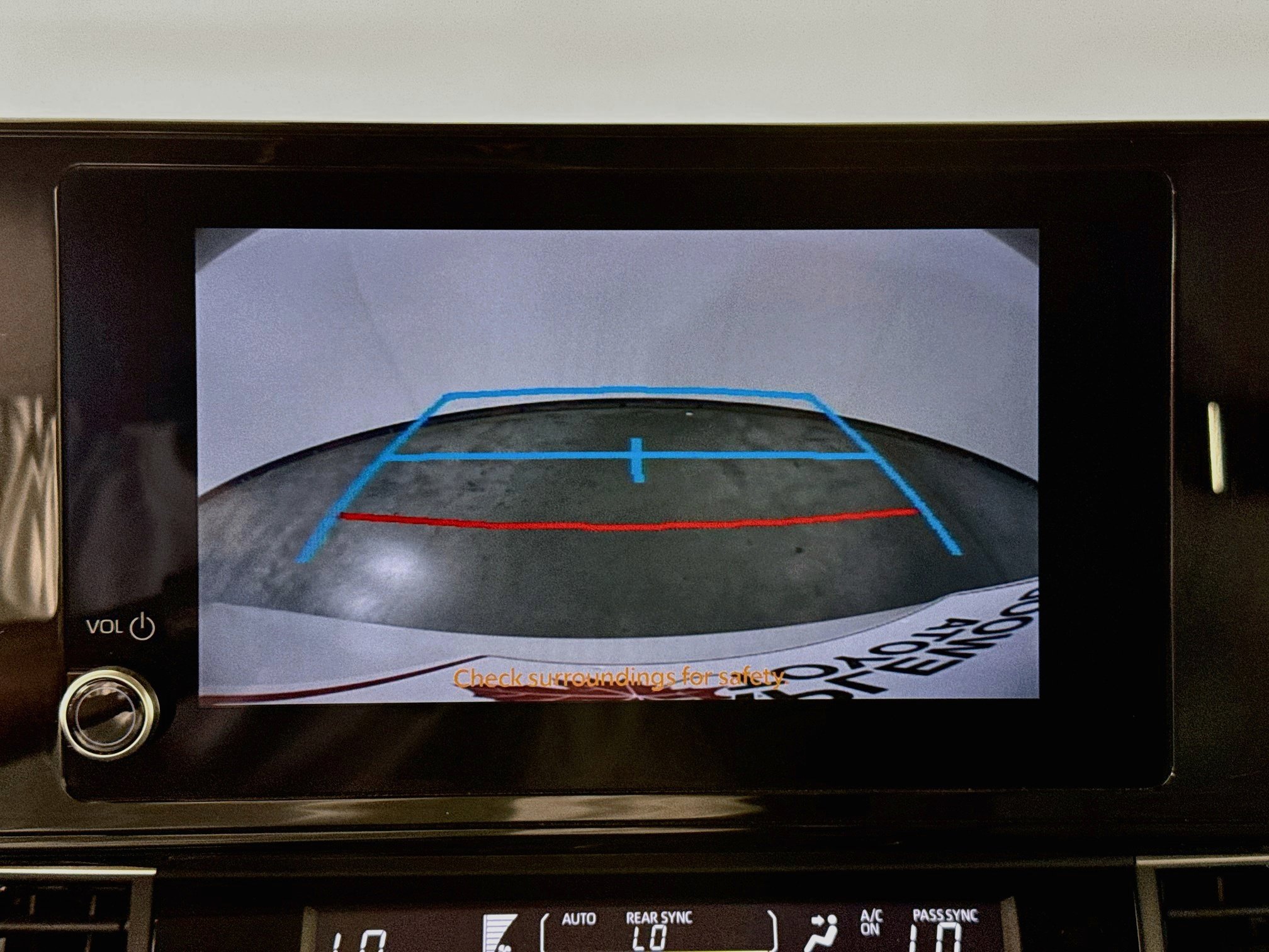 Certified 2025 Toyota Sienna LE FWD image 13