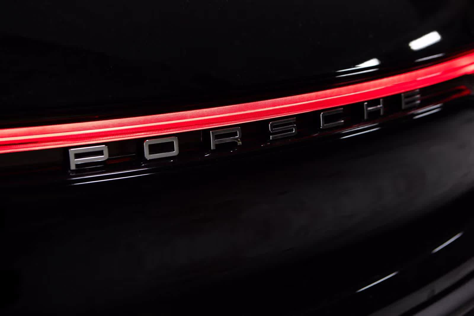 Certified 2026 Porsche Macan AWD/4WD image 18