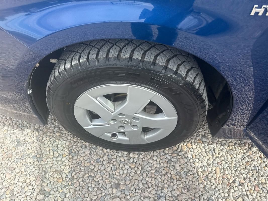 Used 2010 Toyota Prius Two FWD image 33