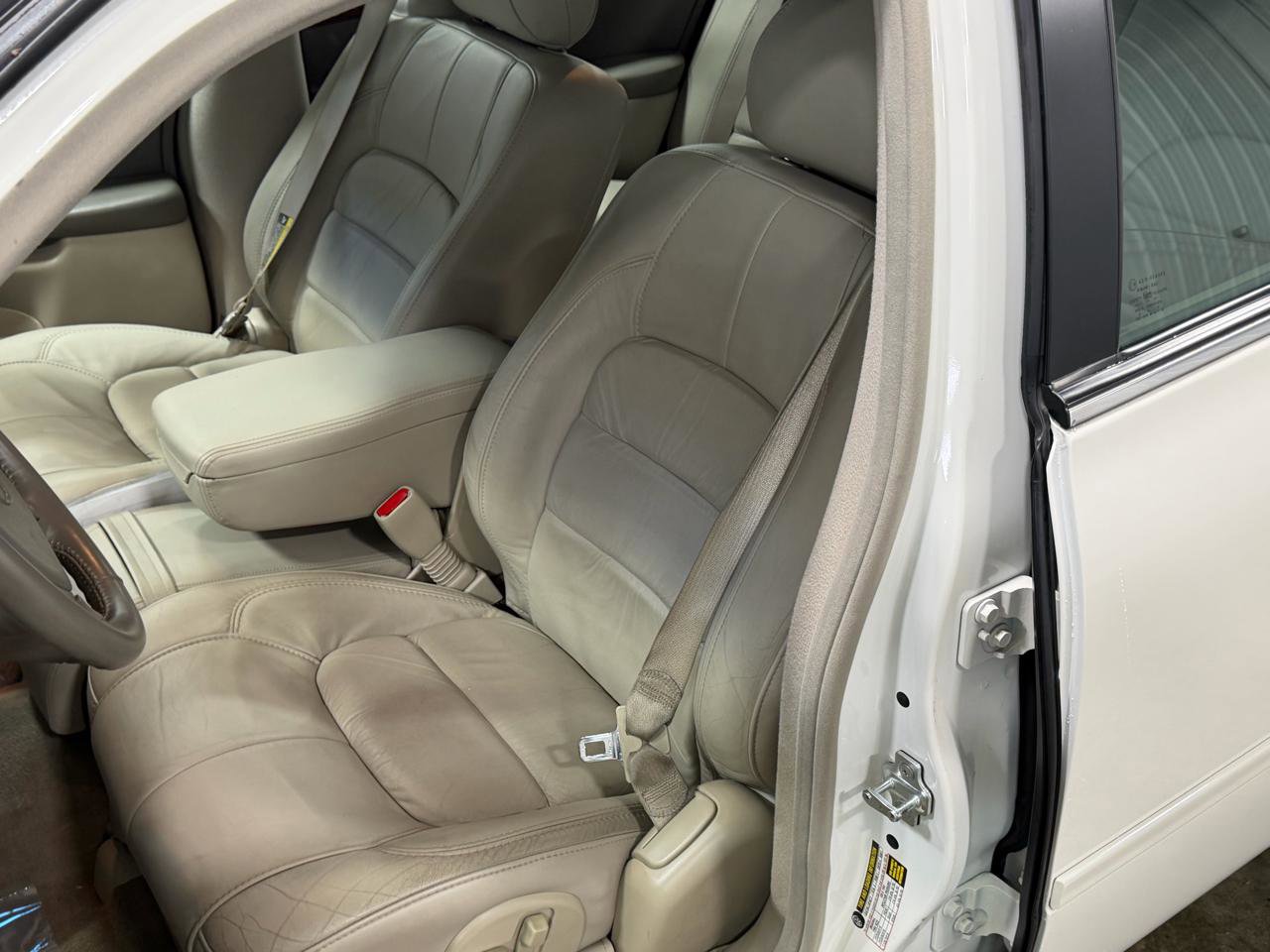 Used 2005 Cadillac De Ville Premium FWD image 8