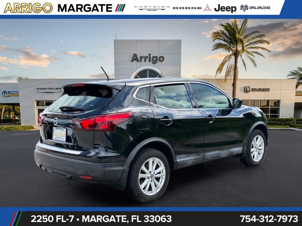 Used 2019 Nissan Rogue Sport S w/ Appearance Package FWD image 7