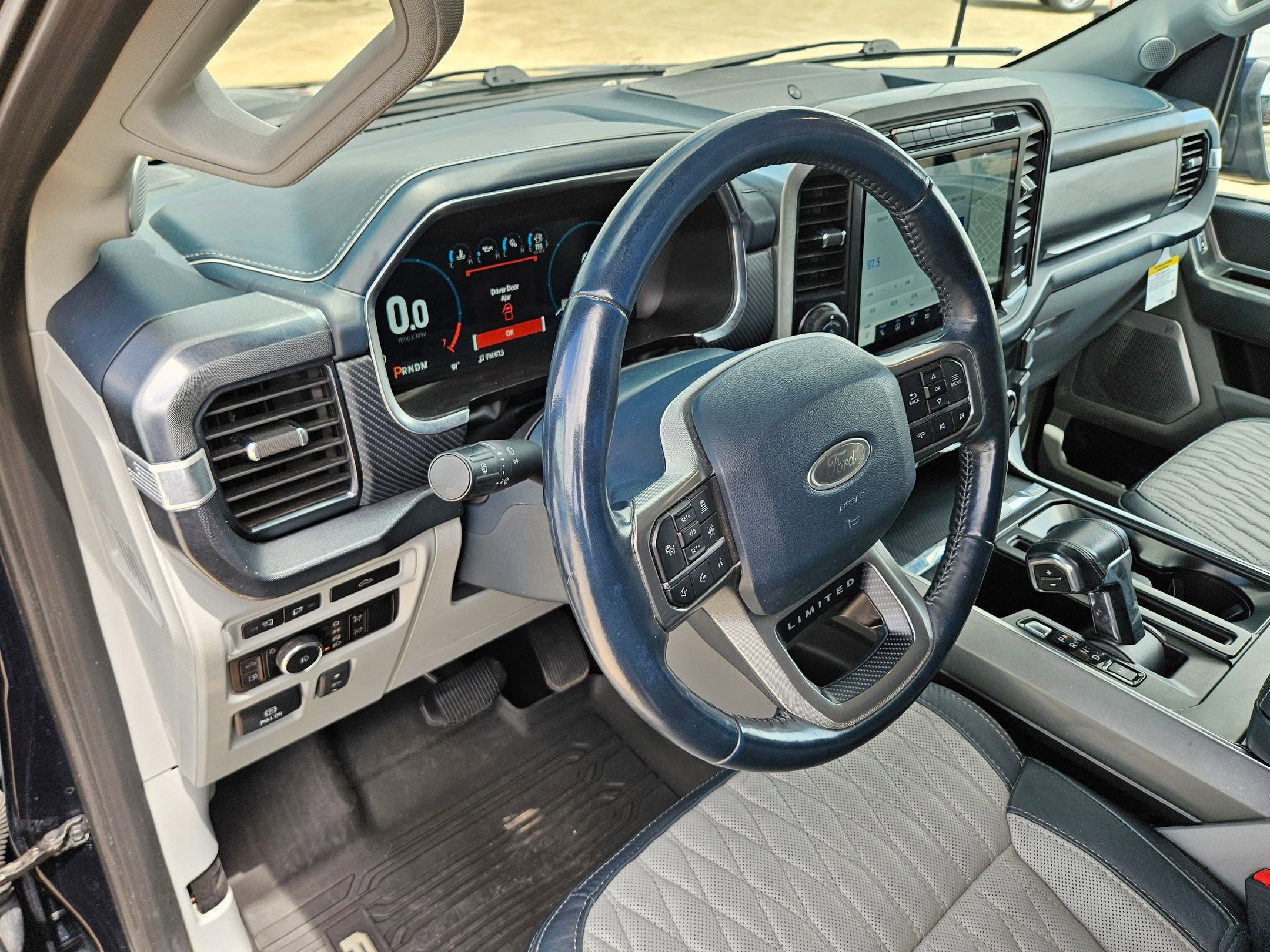 Used 2023 Ford F150 Limited image 14